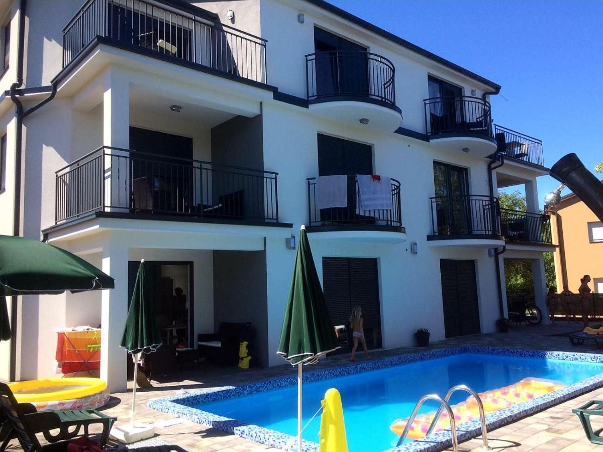 Apartmani Zaric Malinska Bagian luar foto