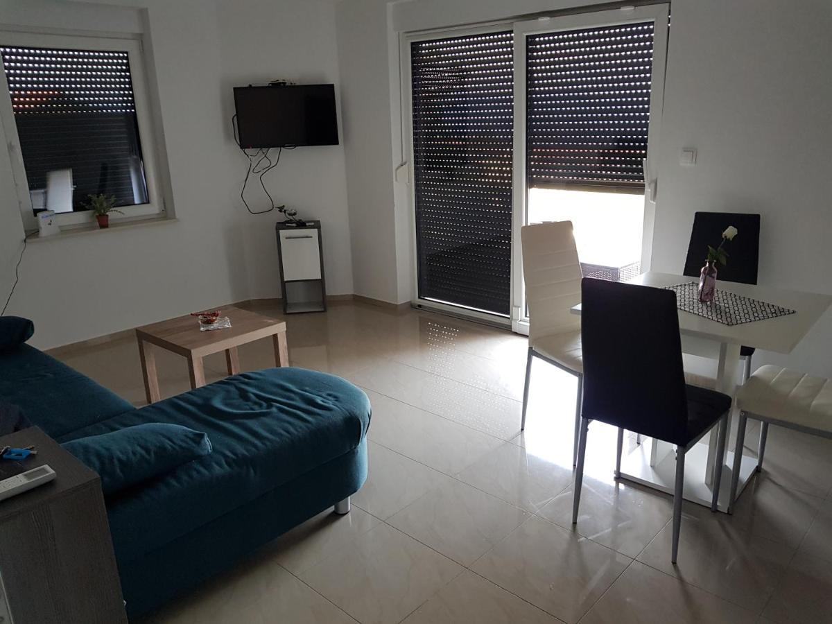 Apartmani Zaric Malinska Bagian luar foto