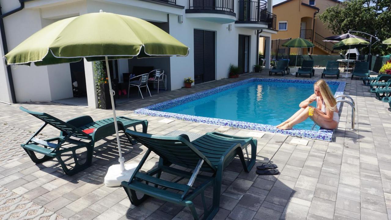 Apartmani Zaric Malinska Bagian luar foto