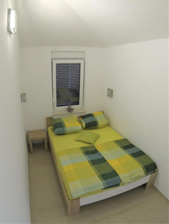 Apartmani Zaric Malinska Bagian luar foto