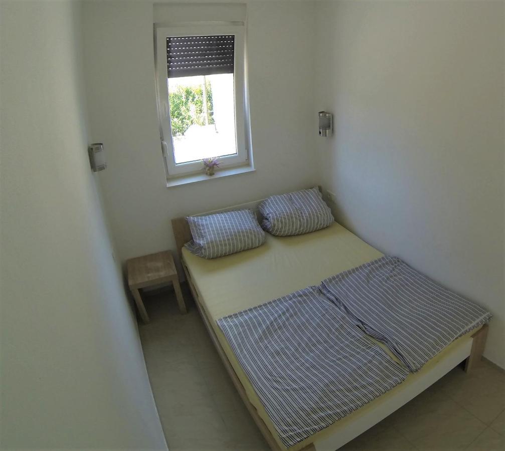 Apartmani Zaric Malinska Bagian luar foto