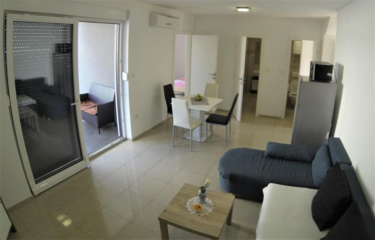Apartmani Zaric Malinska Bagian luar foto